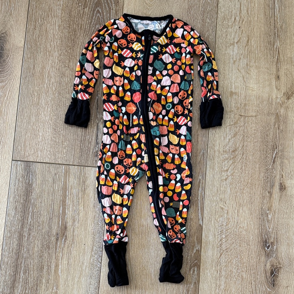 Little Sleepies Halloween‎ Candy Kids One Piece Pajamas Size 6-13 Months